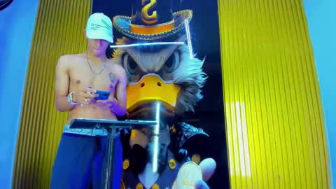 dante_brown1 online show from 12/18/25, 05:46