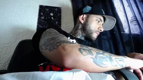 dante_d_angelo_ online show from 10/18/25, 06:41