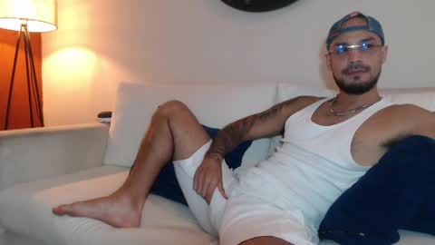 Snapshot of dante_hell1 chatting on 06/02/26, 10:45 Dante Hell online show from 06/02/26, 10:45
