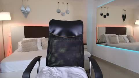 Dante online show from 02/13/25, 05:54