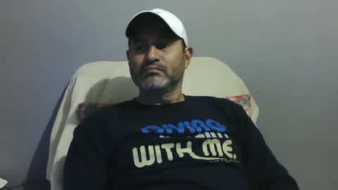 Snapshot of dantehot82 chatting on 01/05/25, 10:40 dantehot82 online show from 01/05/25, 10:40
