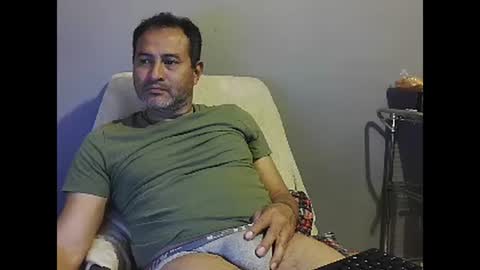 Snapshot of dantehot82 chatting on 01/18/25, 02:36 dantehot82 online show from 01/18/25, 02:36