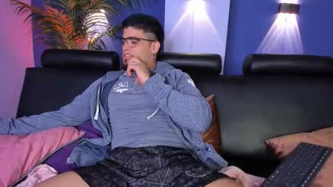 Snapshot of dantetargaryen chatting on 03/22/26, 04:49 Dante online show from 03/22/26, 04:49