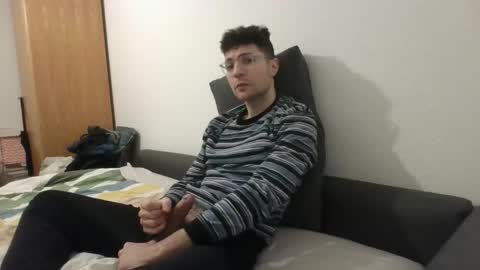 Snapshot of dantheman233 chatting on 12/11/24, 08:15 Daniel online show from 12/11/24, 08:15