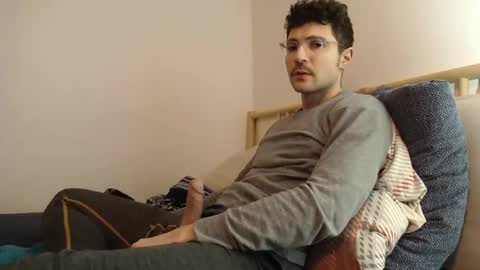 Snapshot of dantheman233 chatting on 01/02/25, 08:02 Daniel online show from 01/02/25, 08:02