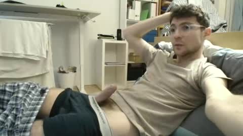 Snapshot of dantheman233 chatting on 01/27/25, 02:13 Daniel online show from 01/27/25, 02:13