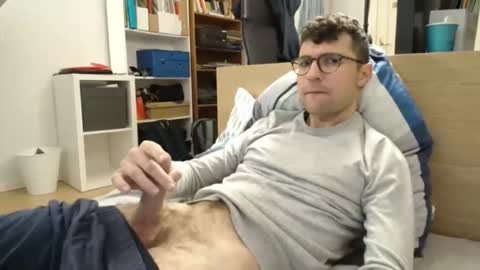 Snapshot of dantheman233 chatting on 10/01/25, 08:20 Daniel online show from 10/01/25, 08:20