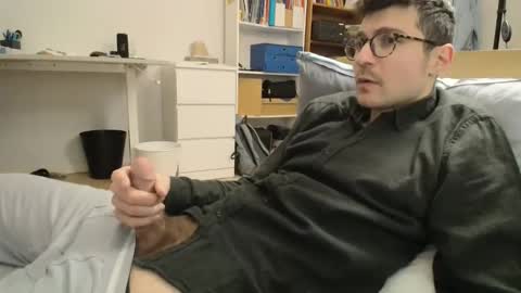 Snapshot of dantheman233 chatting on 12/22/25, 08:39 Daniel online show from 12/22/25, 08:39