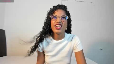 Snapshot of dany_brownie chatting on 10/14/25, 05:08 hi im DanyBest Squirter here on cb online show from 10/14/25, 05:08