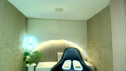 Dany online show from 04/13/26, 12:32