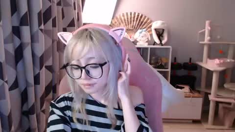 Snapshot of danyelleeyermann chatting on 07/02/26, 01:39 danyelleeyermann online show from 07/02/26, 01:39