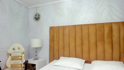 Snapshot of daphne81_ chatting on 01/07/25, 06:24 Daphne online show from 01/07/25, 06:24