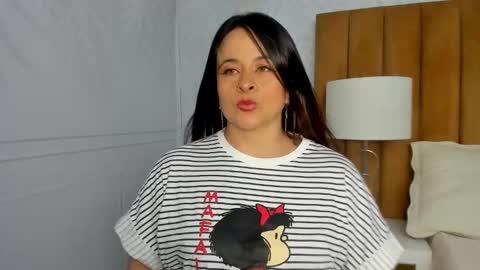 Snapshot of daphne81_ chatting on 03/04/25, 08:13 Daphne online show from 03/04/25, 08:13