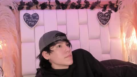 daphne_and_roger online show from 04/15/26, 11:06