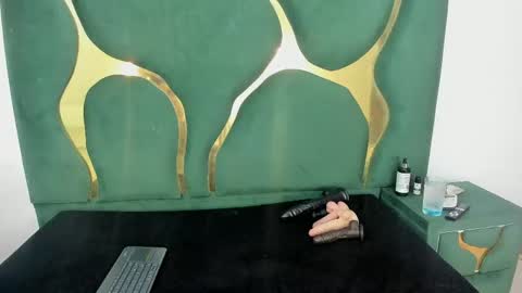 daphne_culeht online show from 04/21/26, 08:55