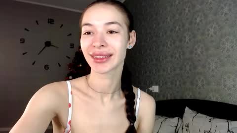 Daphne Darkthorn online show from 12/23/25, 02:31