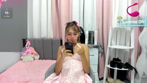 Snapshot of daphne_finley chatting on 07/07/26, 06:47 Daphne online show from 07/07/26, 06:47