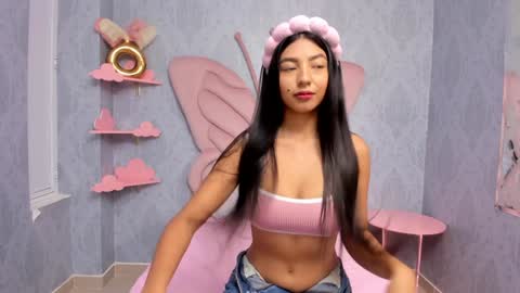 Daphne  online show from 12/19/24, 10:24