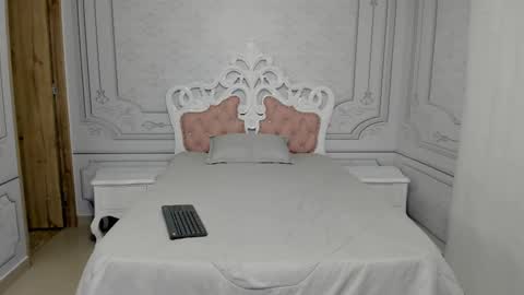 Daphne  online show from 03/06/25, 03:13