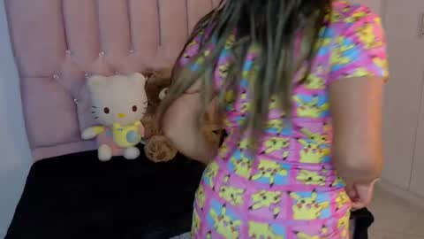 daphne_little online show from 10/23/25, 05:07