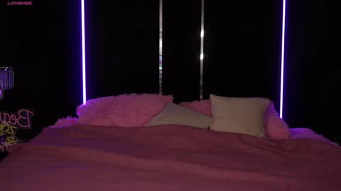 Agatha  online show from 01/16/25, 02:19