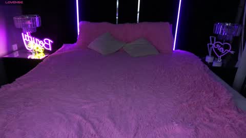 Agatha  online show from 02/06/25, 02:37