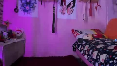 Snapshot of daphneandrade chatting on 02/13/25, 10:54 daphneandrade online show from 02/13/25, 10:54
