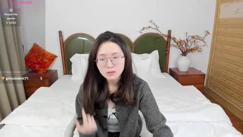 Snapshot of daphnedawn chatting on 11/20/25, 04:34 Dawn online show from 11/20/25, 04:34