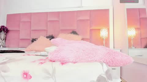 Daphne online show from 12/18/24, 11:40