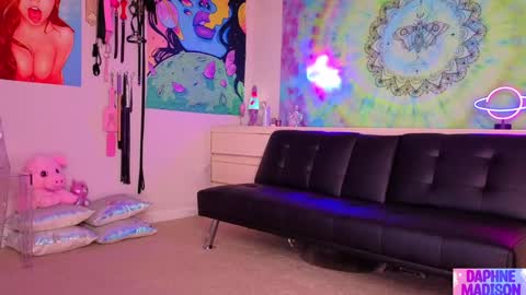 Daphne Madison online show from 03/18/26, 12:03