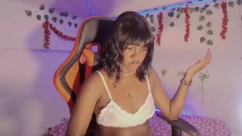 Daphne online show from 02/07/25, 03:08