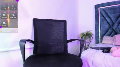 Daphne online show from 01/23/25, 01:51