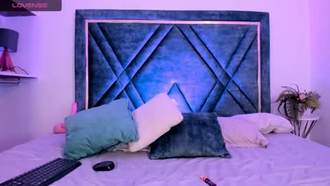 Daphne online show from 02/22/25, 12:29