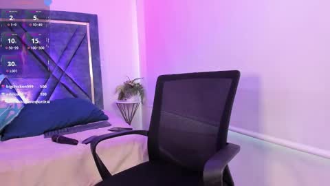 Daphne online show from 03/10/25, 03:20