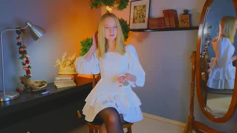 Kami online show from 10/17/25, 03:31