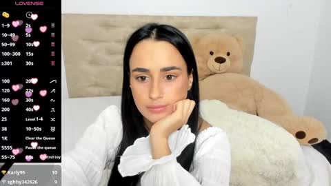 Snapshot of darciejane chatting on 12/06/24, 01:07 Darcie online show from 12/06/24, 01:07