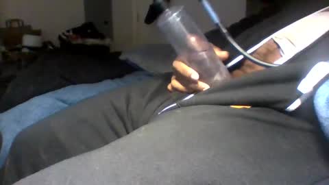 Snapshot of darichrichardson chatting on 02/03/25, 02:58 Betty and Robert Play time online show from 02/03/25, 02:58