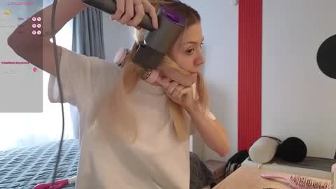 Snapshot of darilboom chatting on 12/04/25, 09:40 darilboom online show from 12/04/25, 09:40