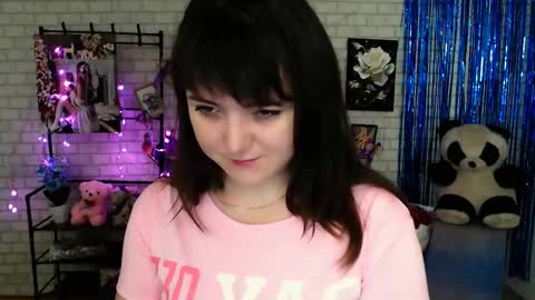 Snapshot of darina_m_ chatting on 01/25/25, 06:01 Darina online show from 01/25/25, 06:01