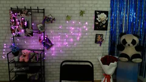 Snapshot of darina_m_ chatting on 01/25/25, 09:04 Darina online show from 01/25/25, 09:04