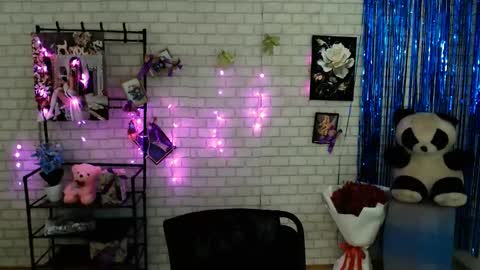 Snapshot of darina_m_ chatting on 01/30/25, 12:06 Darina online show from 01/30/25, 12:06