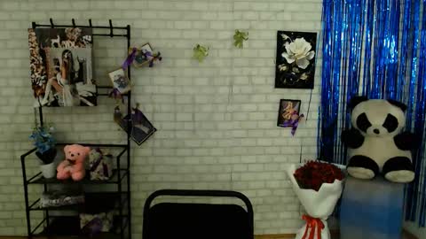 Snapshot of darina_m_ chatting on 02/01/25, 05:49 Darina online show from 02/01/25, 05:49