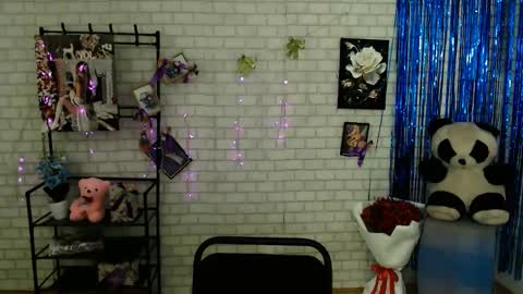 Snapshot of darina_m_ chatting on 02/01/25, 08:50 Darina online show from 02/01/25, 08:50