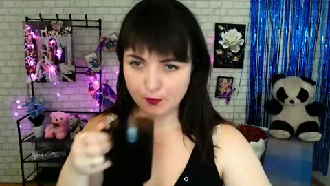 Snapshot of darina_m_ chatting on 02/06/25, 09:43 Darina online show from 02/06/25, 09:43