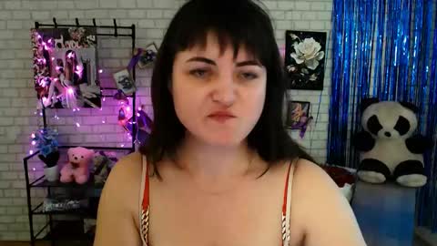 Snapshot of darina_m_ chatting on 02/07/25, 11:56 Darina online show from 02/07/25, 11:56