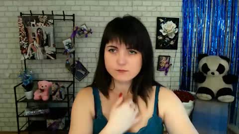 Snapshot of darina_m_ chatting on 02/12/25, 08:49 Darina online show from 02/12/25, 08:49