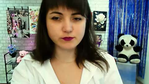 Snapshot of darina_m_ chatting on 02/17/25, 10:29 Darina online show from 02/17/25, 10:29