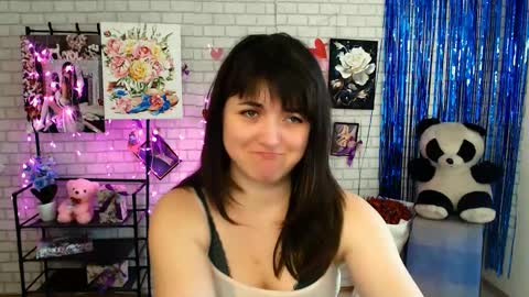 Snapshot of darina_m_ chatting on 02/18/25, 12:28 Darina online show from 02/18/25, 12:28