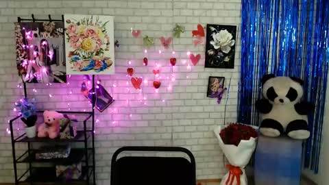 Snapshot of darina_m_ chatting on 02/27/25, 09:32 Darina online show from 02/27/25, 09:32