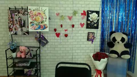 Snapshot of darina_m_ chatting on 03/04/25, 08:35 Darina online show from 03/04/25, 08:35